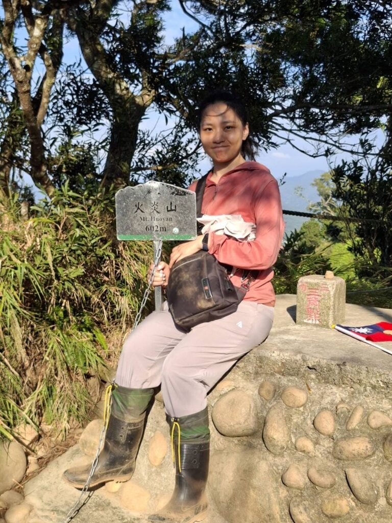 Flame Mountain/ Huoyanshan Hiking Routes Huoyanshan-Summit-Marker-602m