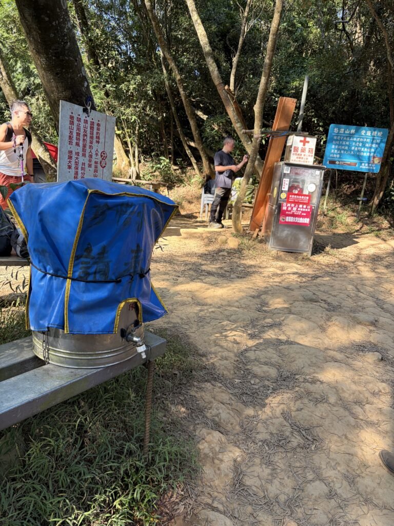 Flame Mountain/ Huoyanshan Hiking Routes Huoyanshan-Rest-Stop